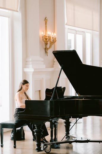 Gallery photo 6 of Georgy Manterola | Pianist