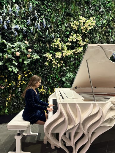 Gallery photo 13 of Georgy Manterola | Pianist