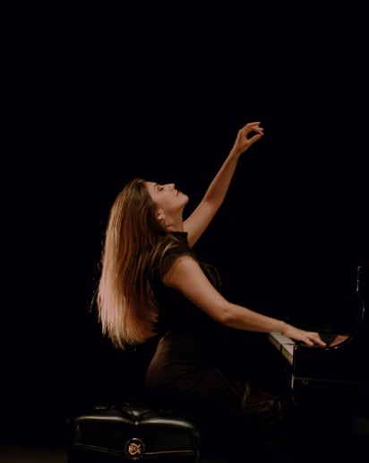 Gallery photo 14 of Georgy Manterola | Pianist