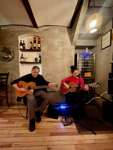 Gallery photo 3 of Isadora & Gabriel Guitars Duo