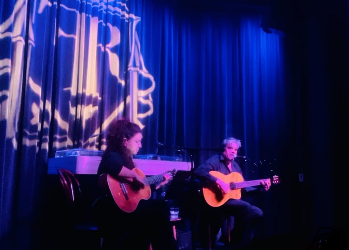 Gallery photo 7 of Isadora & Gabriel Guitars Duo