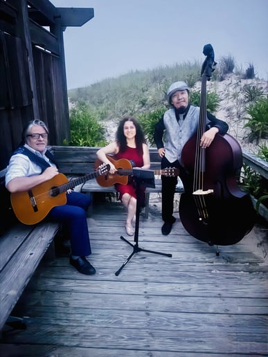 Gallery photo 8 of Isadora & Gabriel Guitars Duo