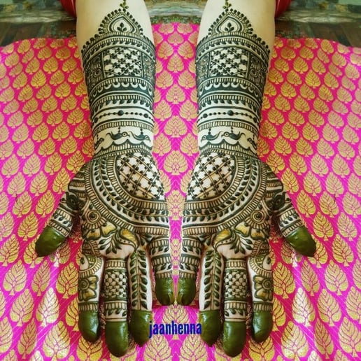 Gallery photo 4 of JaanHenna