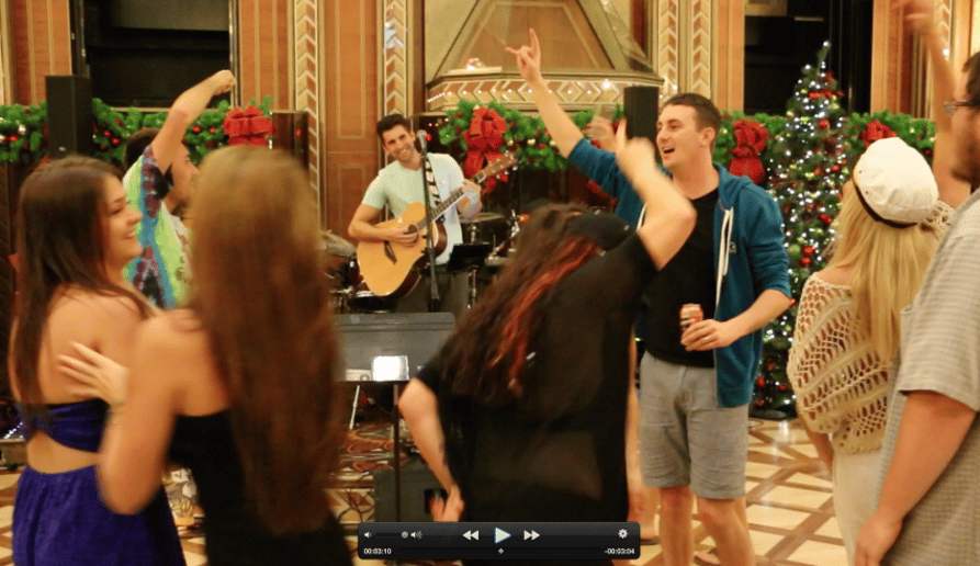 Gallery photo 25 of James Grande