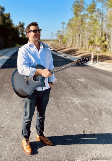 Gallery photo 13 of James Grande