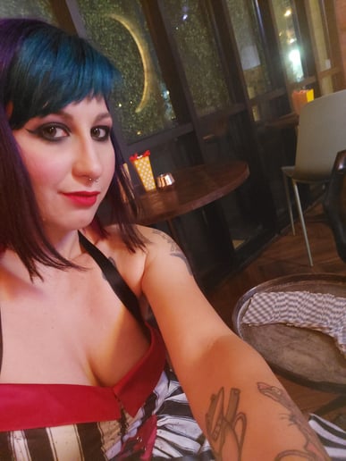 Gallery photo 5 of Janie Slash