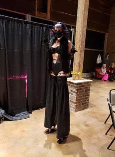 Gallery photo 11 of Janie Slash