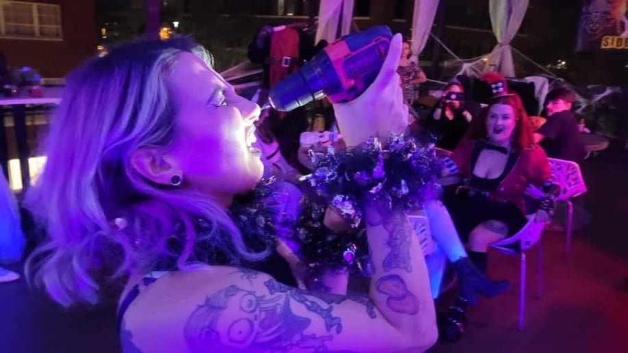 Gallery photo 27 of Janie Slash