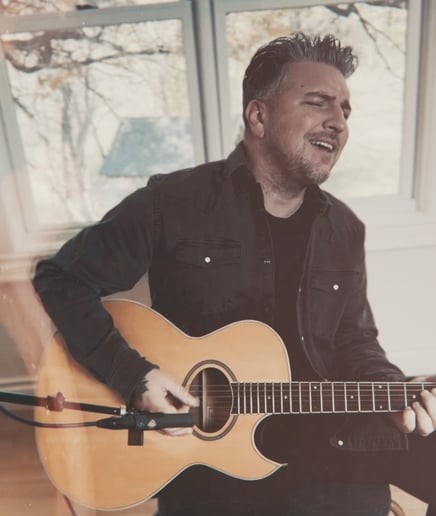 Gallery photo 1 of Jason Harper