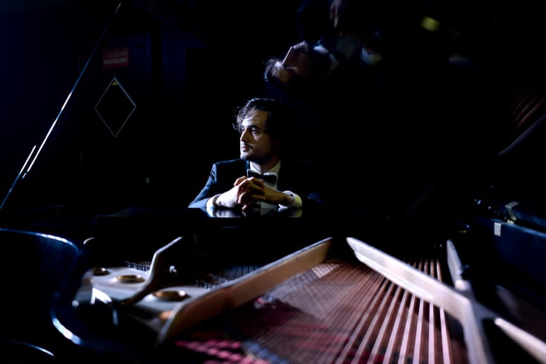 Gallery photo 1 of Mikhail Romanov - Luxury Pianist