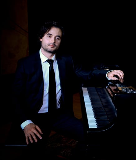 Gallery photo 6 of Mikhail Romanov - Luxury Pianist