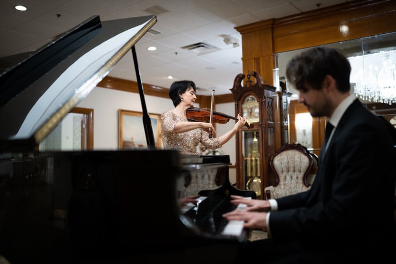 Gallery photo 3 of Mikhail Romanov - Luxury Pianist