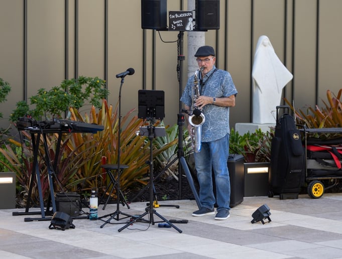 Gallery photo 2 of Jim Blackburn, Sax