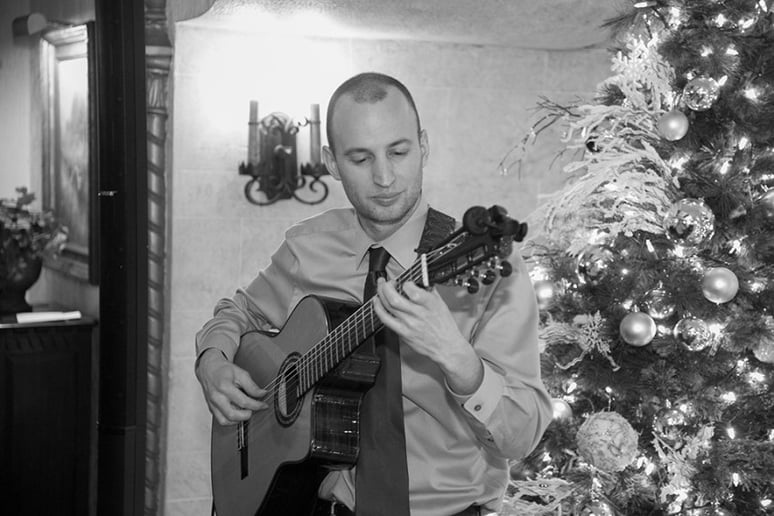 Gallery photo 2 of Jim Perona - Instrumental Guitarist