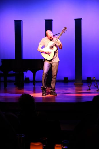 Gallery photo 4 of Jim Perona - Instrumental Guitarist