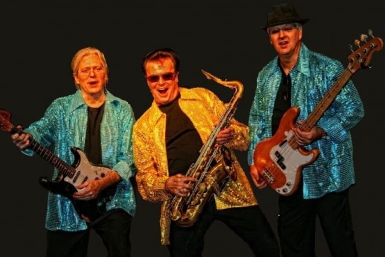 Gallery photo 1 of Johnny Diamond & the Silver Hubcap Band