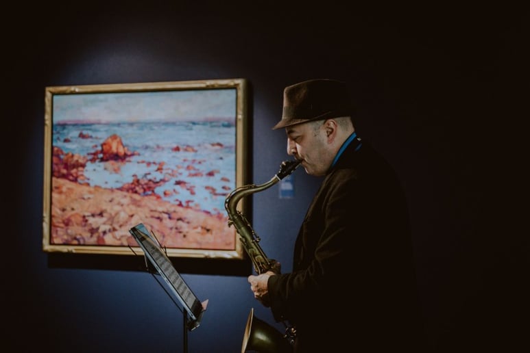 Gallery photo 4 of Joseph Luna Bands