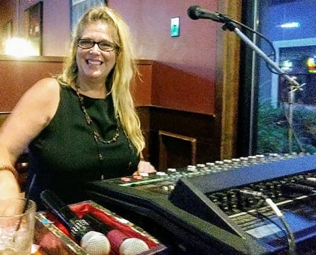 Gallery photo 8 of KaraokePDX