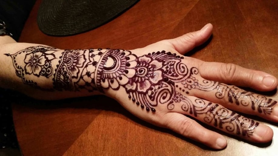 Gallery photo 2 of Kareemah's Henna