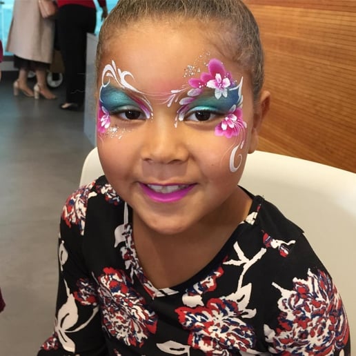 Gallery photo 3 of Kate and Faces