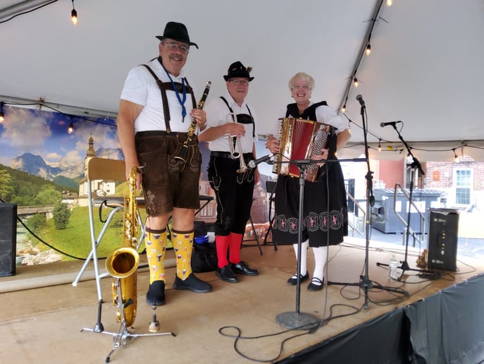 Gallery photo 5 of Mary's Turbo Accordion Express