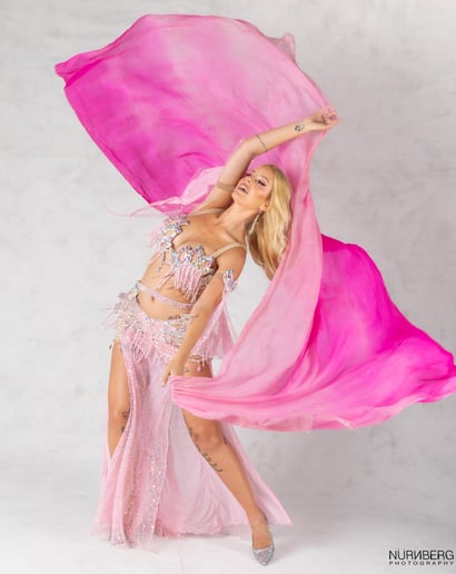 Gallery photo 3 of Kiania Bellydance