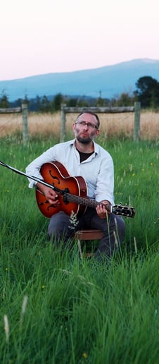 Gallery photo 1 of Alex Tomaino, Solo Guitar