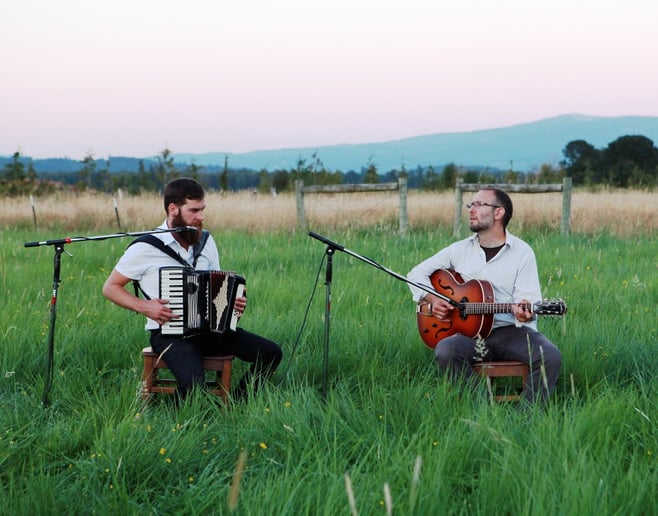 Gallery photo 3 of Alex Tomaino, Solo Guitar