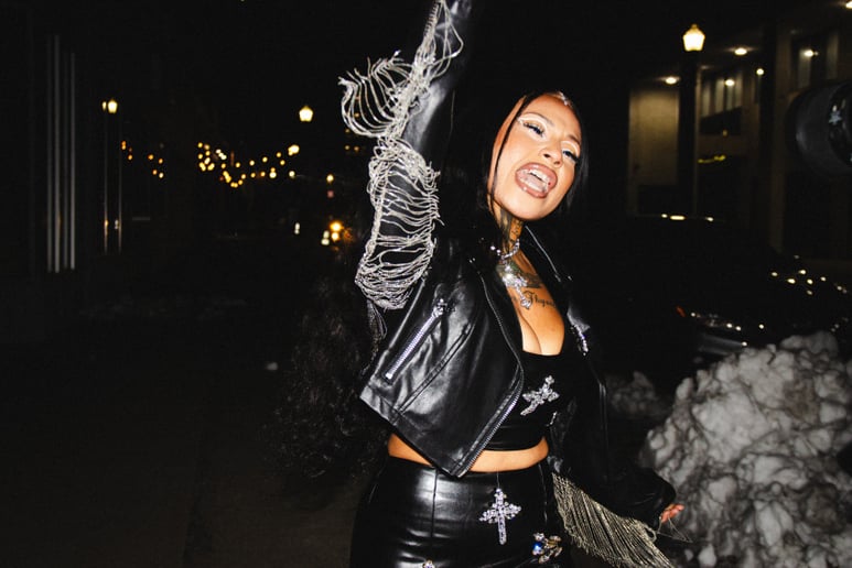 Gallery photo 2 of Ladyy acee