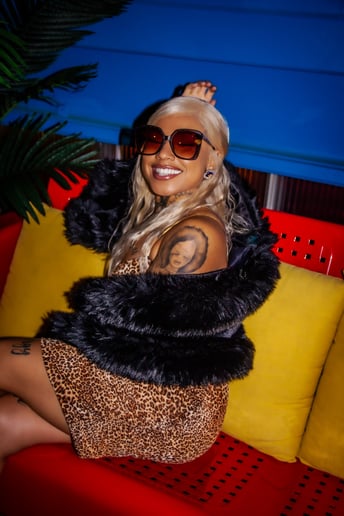 Gallery photo 6 of Ladyy acee