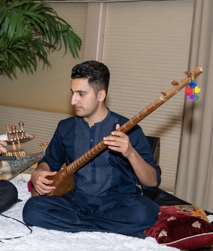 Gallery photo 2 of Tassaduq Shah Sitar