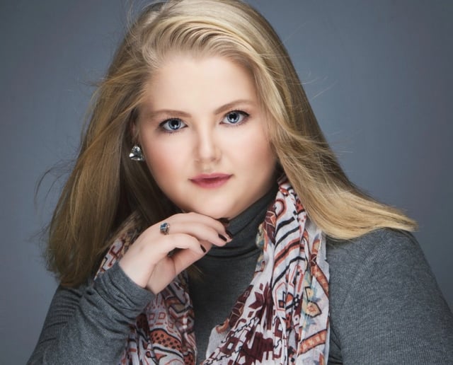 Gallery photo 1 of Liz Russell