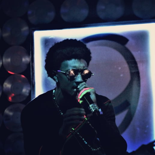 Gallery photo 1 of Mxlcxlm Z