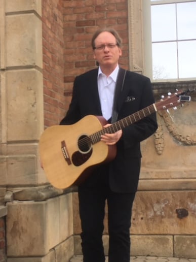 Gallery photo 8 of Lonnie