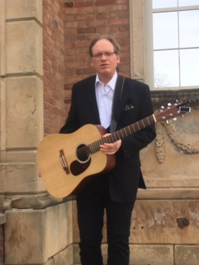 Gallery photo 4 of Lonnie