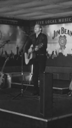 Gallery photo 1 of Lonnie