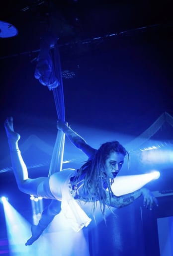Gallery photo 3 of Luna Amaris