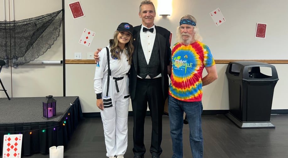 Gallery photo 5 of Ken Murray Magic