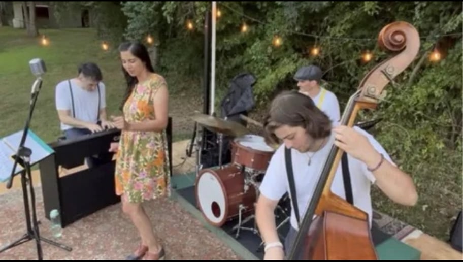 Gallery photo 11 of Mama Train