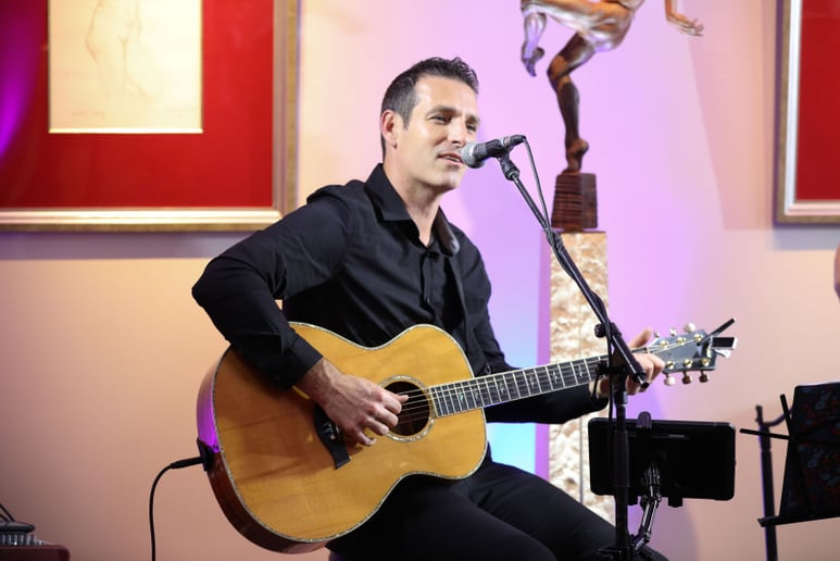 Gallery photo 18 of Matt Commerce