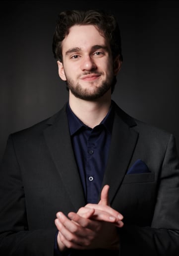 Gallery photo 1 of Matt James (TheMagicMatt)