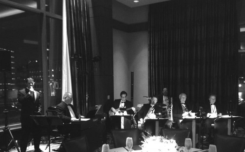 Gallery photo 1 of Matt Walch Singing the Big Band Standards