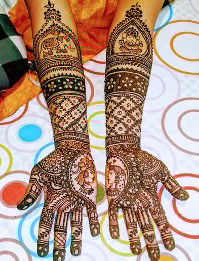 Gallery photo 1 of Henna Colors