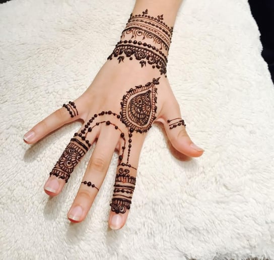 Gallery photo 5 of Henna by Mahi