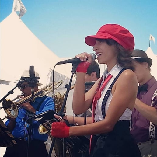 Gallery photo 2 of Retro Lee Marie