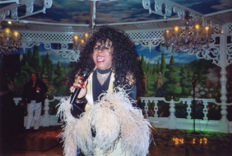 Gallery photo 6 of Miss 1