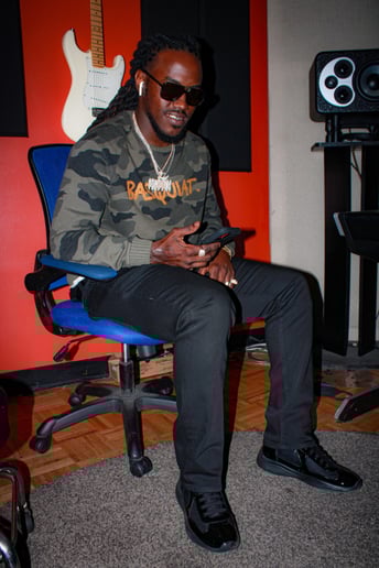 Gallery photo 6 of Mobbin101