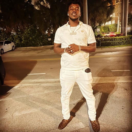 Gallery photo 9 of Mobbin101