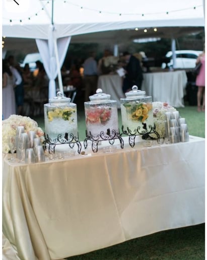 Gallery photo 3 of Cocktails Mobile Bartending