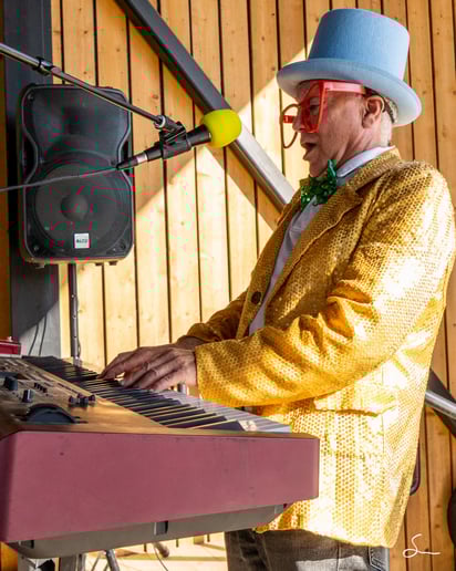 Gallery photo 6 of Monkey Love